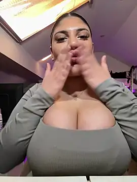 Chat XXX en directo de MinaKhalina