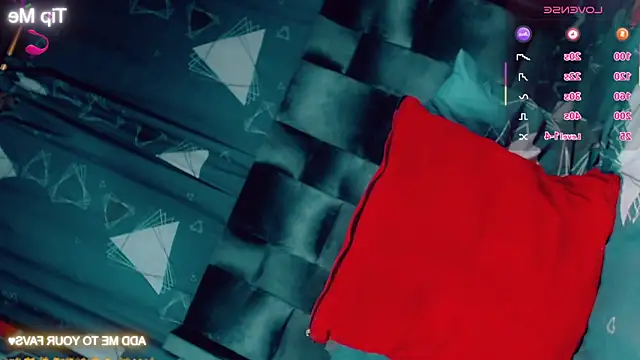 Show modela CharlotteBigCock na web-kameri