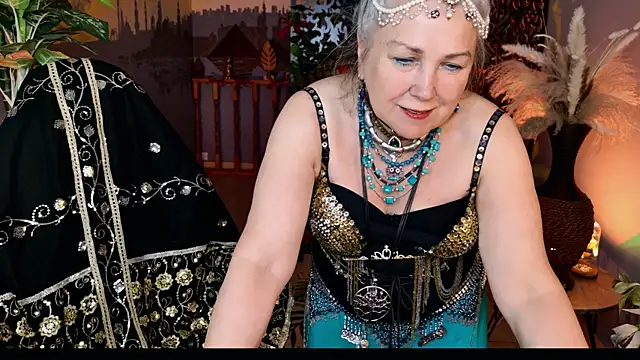 LilaMaharani webcam show