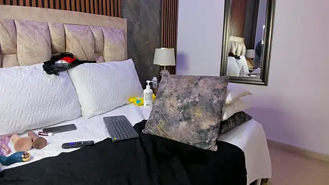 Chatroom XXX en direct de linda_cabal