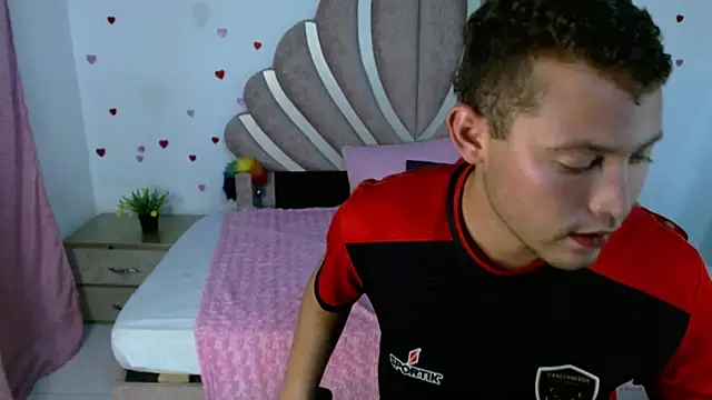 sven_fox723's Live XXX Chat