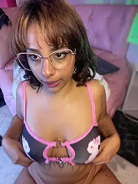 Chat XXX en directo de LeylaKnox