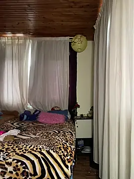 XXX chat uživo modela CoraVibes