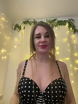 دردشة LucieMack الجنسية المباشرة