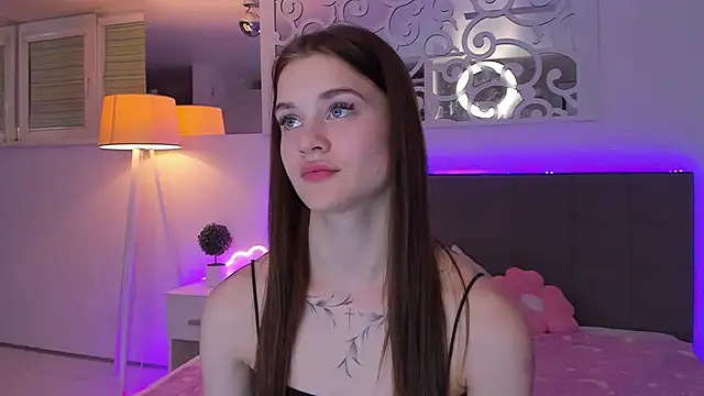 LuisaClover's Live XXX Chat