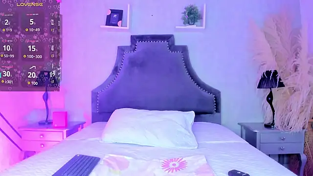 KarelyMitchel's Live XXX Chat