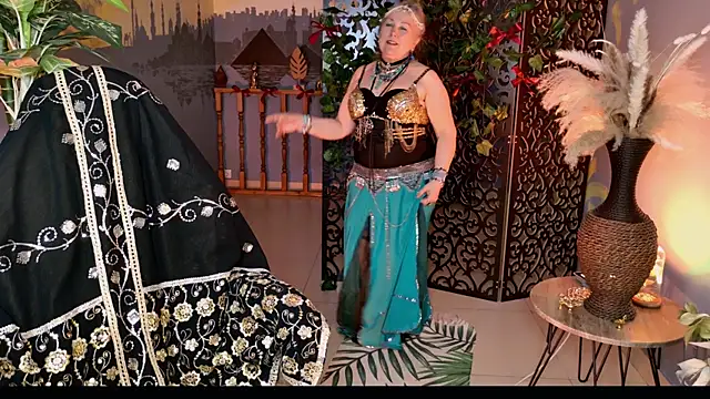 LilaMaharani's Live XXX Chat