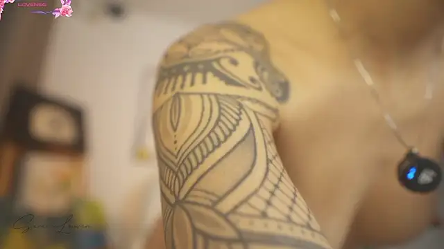 sara-lauren Chat XXX in diretta