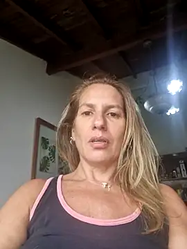 DestinedShelf Webcam show