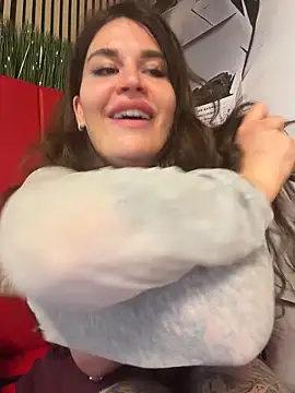 TattooGirlAlia Chat XXX in diretta