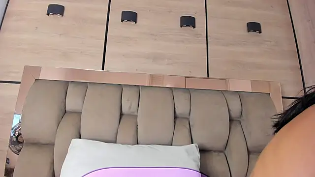 karol_lewiss' Live XXX Chat