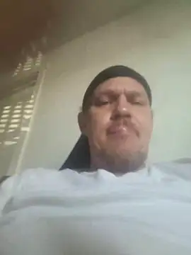 Pokazy przed kamerką – yourMasterisBored