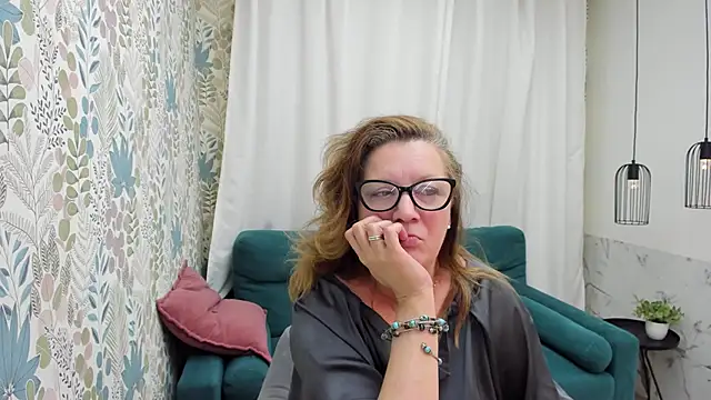 LeaPure 现场XXX聊天