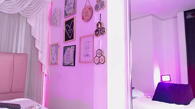 IsabelleDaza's Webcam Show