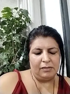 Chat XXX en directo de Jann_Riya333