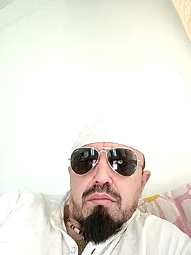 Chat +18 de ClonicKaaba ao vivo