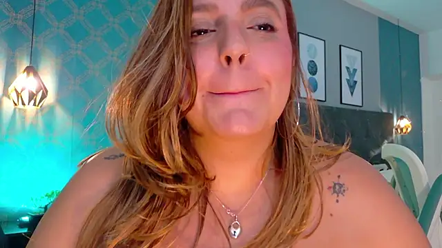 AmbarRoberts_ Adlı Modelin Canlı XXX Sohbeti