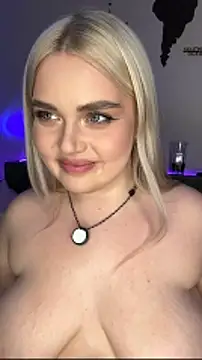 April_Vancee Adlı Modelin Canlı XXX Sohbeti