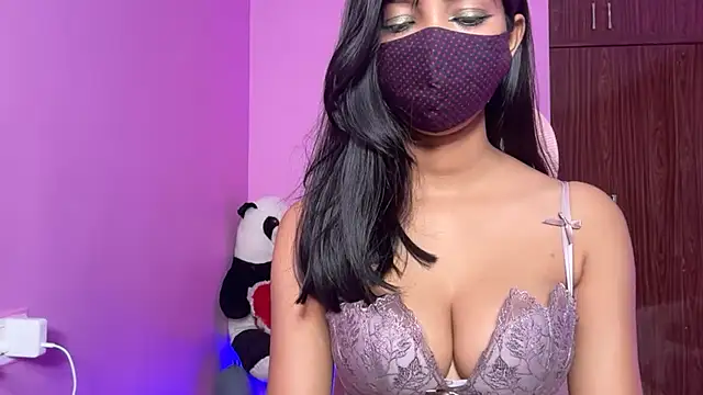 Neha18 Adlı Modelin Canlı XXX Sohbeti