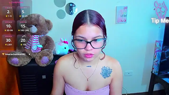 Ema__Luna Adlı Modelin Canlı XXX Sohbeti