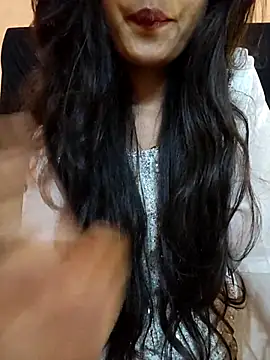 Rakhiii12 Adlı Modelin Canlı XXX Sohbeti