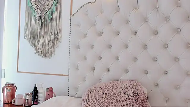 Sara_funy Adlı Modelin Canlı XXX Sohbeti