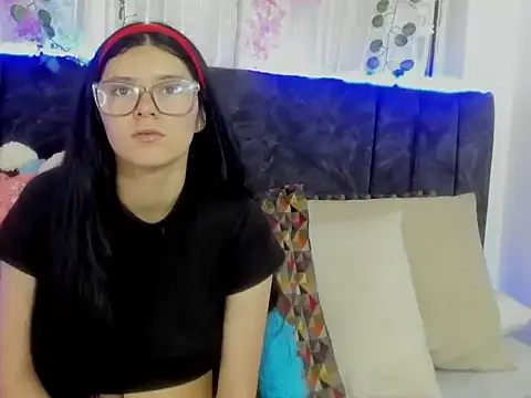 EmiSchwarz Adlı Modelin Canlı XXX Sohbeti