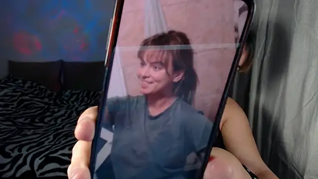 ViviRoses' Live XXX Chat