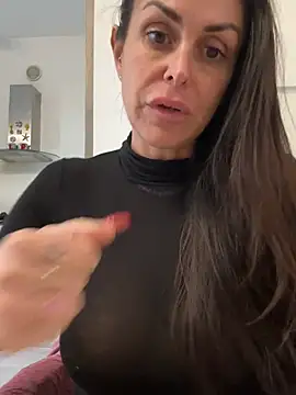 AmandaArt: διαδικτυακό σόου στην κάμερα