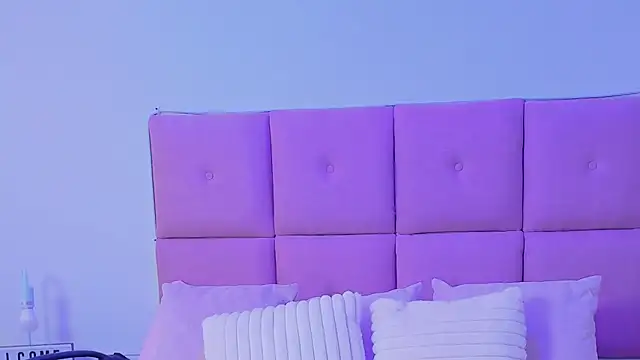 MiaFoxx149 即時 XXX 聊天