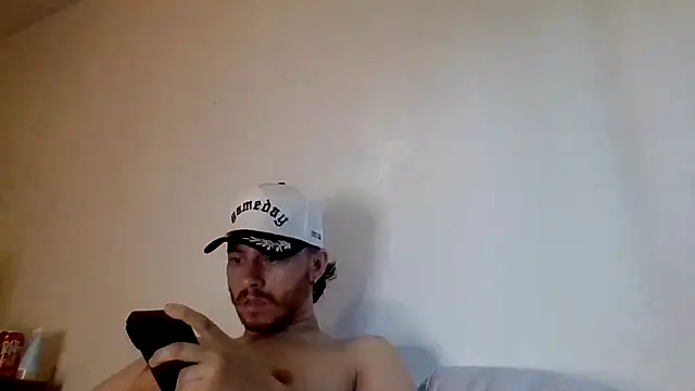 TallHungandCloudy69's Live XXX Chat