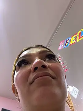 XXX chat uživo modela Antonela_Bird