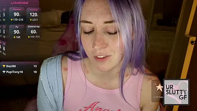 ursluttygf's Live XXX Chat