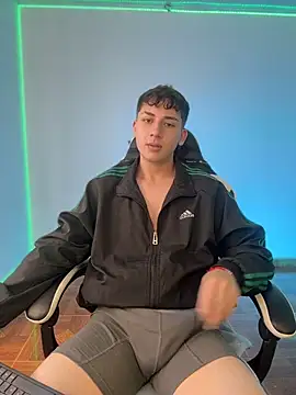 oliver_kyy Webcam Show