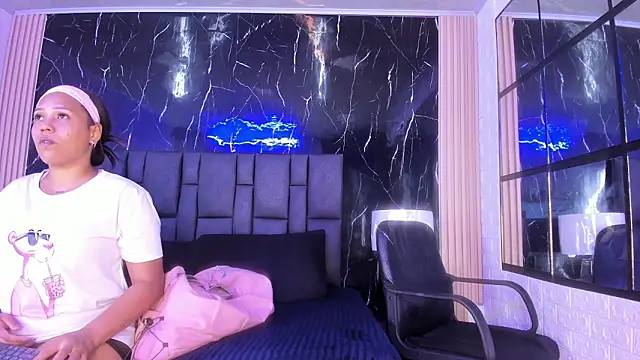 Živý XXX chat BustyGlow