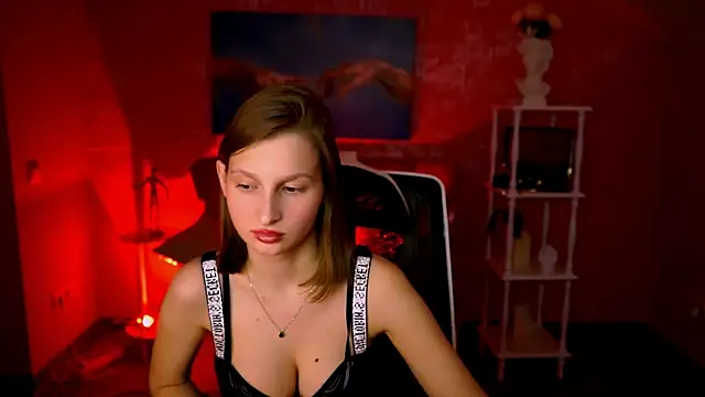 EllaHorton Adlı Modelin Canlı XXX Sohbeti