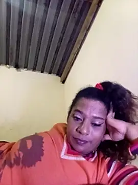 MiZzCreator – Naživo XXX chat