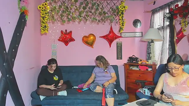 lesbiancuple Adlı Modelin Canlı XXX Sohbeti