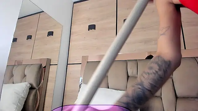 karol_lewiss' Live XXX Chat