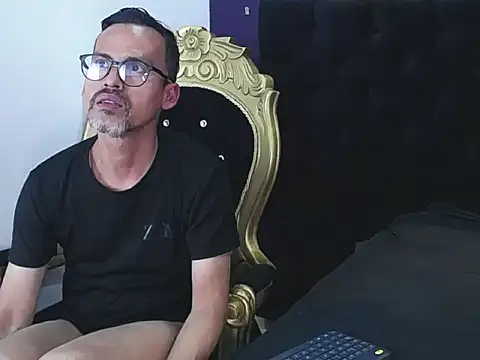 Czat XXX na żywo – Oswalldo__