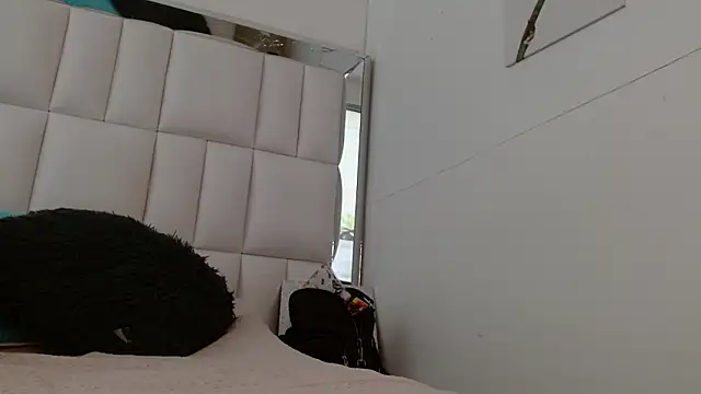 Sofiia_Vega_ Adlı Modelin Canlı XXX Sohbeti