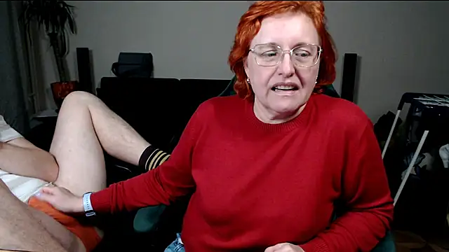 Show modela JoannaAndNeighbour na web-kameri