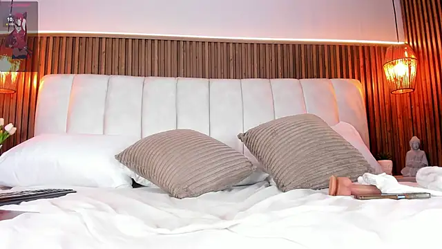 LisaLain's Live XXX Chat