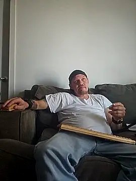 yourMasterisBored Show in webcam