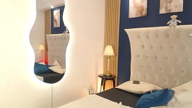 GloryShine Chat XXX in diretta