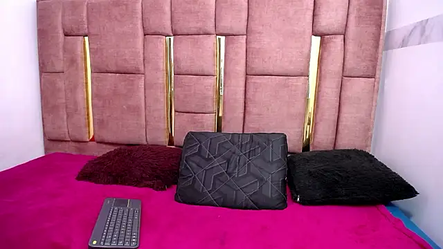 CHLOESHOW Live XXX Chat