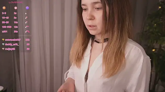 Lina_Glow Adlı Modelin Canlı XXX Sohbeti