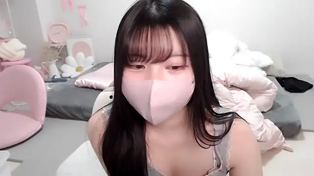 moka-neko Adlı Modelin Canlı XXX Sohbeti