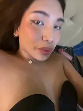 SideChick_Bunny: διαδικτυακό σόου στην κάμερα