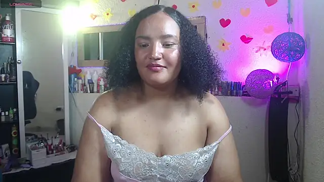 SofiaRoyal2308's Live XXX Chat